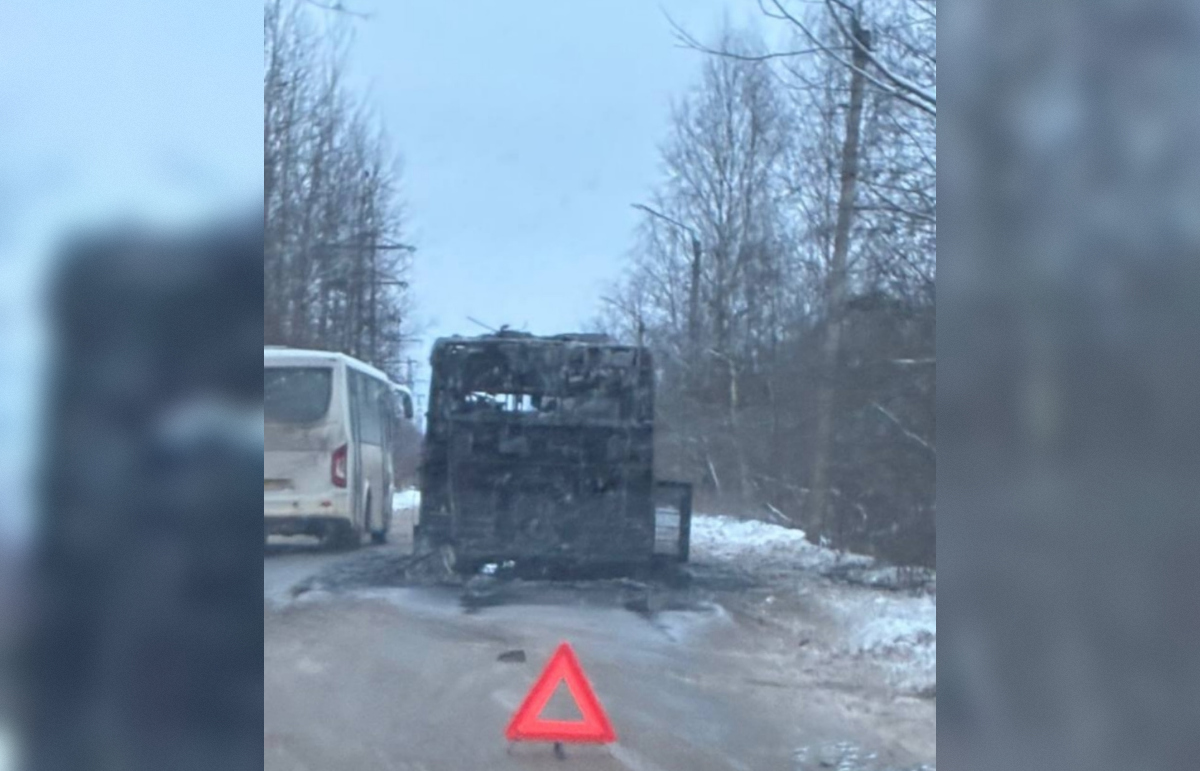 Под Кимрами сгорел автобус  Фото, видео: Кимры инфо