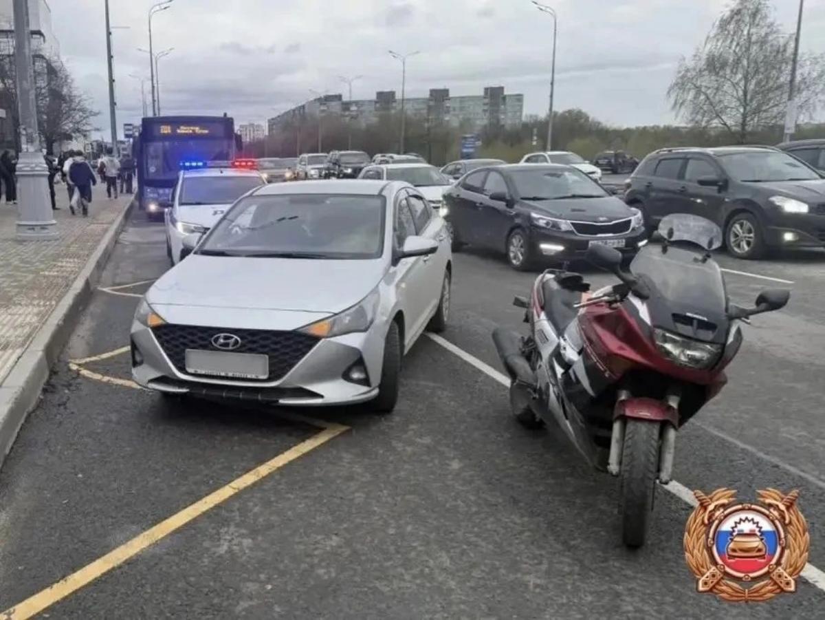 В Твери мотоциклист сбил выходившую из машины девушку Фото: ГАИ