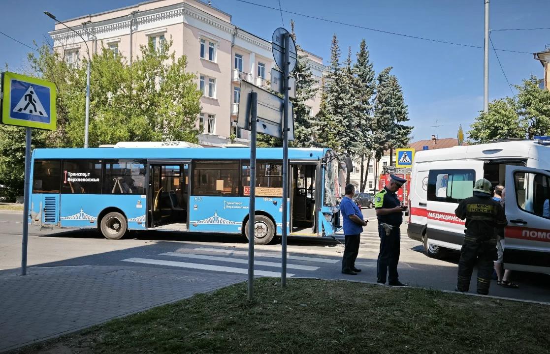 ДТП с автобусом произошло в центре Твери - новости Афанасий