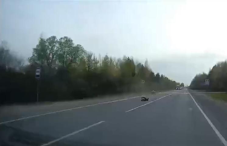  Под Тверью у СНТ Руслан после ДТП госпитализирован 19-летний мотоциклист Видео: 
News69