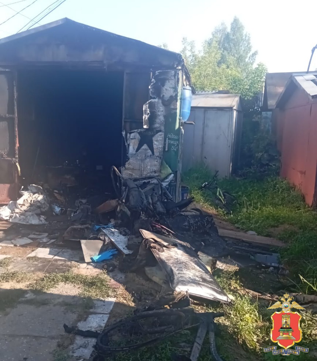 В Зубцове Тверской области мужчина закрыл в гараже приятелей и поджег его Фото: УМВД России по Тверской области
Видео: прокуратура Тверской области