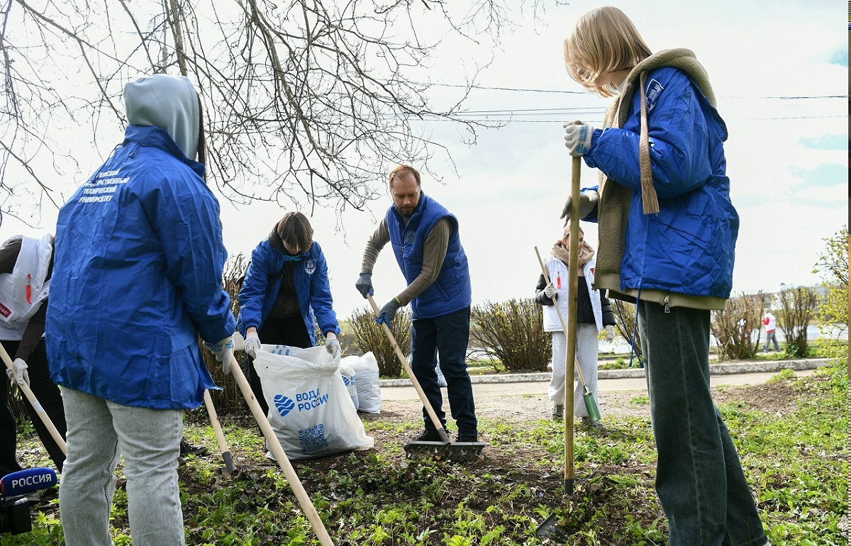 Виталий Королев дал старт кампании по благоустройству в регионе Фото: предоставлено Правительством Тверской области