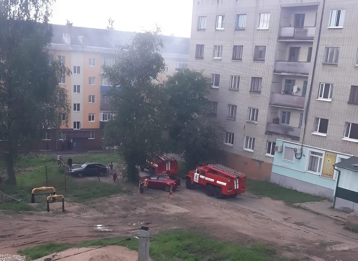 В Нелидово из-за непотушенной сигареты сгорел балкон в общежитии Фото: 
Нелидово. Возрождение края, МЧС по Тверской области
 Видео: 
Тверь. Происшествия В Нелидово из-за непотушенной сигареты сгорел балкон в общежитии Фото: 
Нелидово. Возрождение края, МЧС по Тверской области
 Видео: 
Тверь. Происшествия