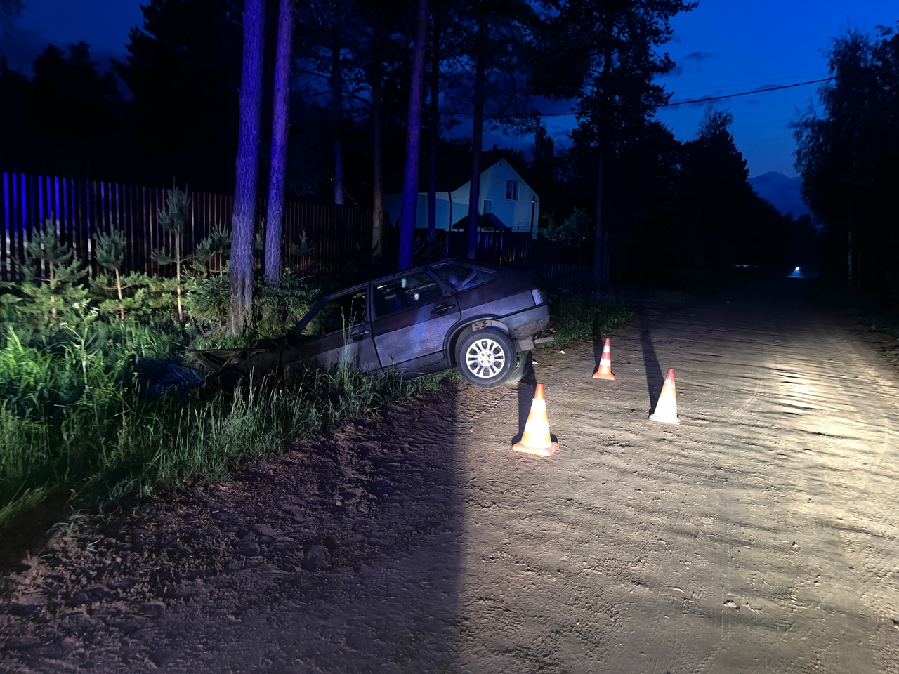 В Кимрском районе молодой водитель «увез» машину в кювет Фото: Госавтоинспекции города Кимры