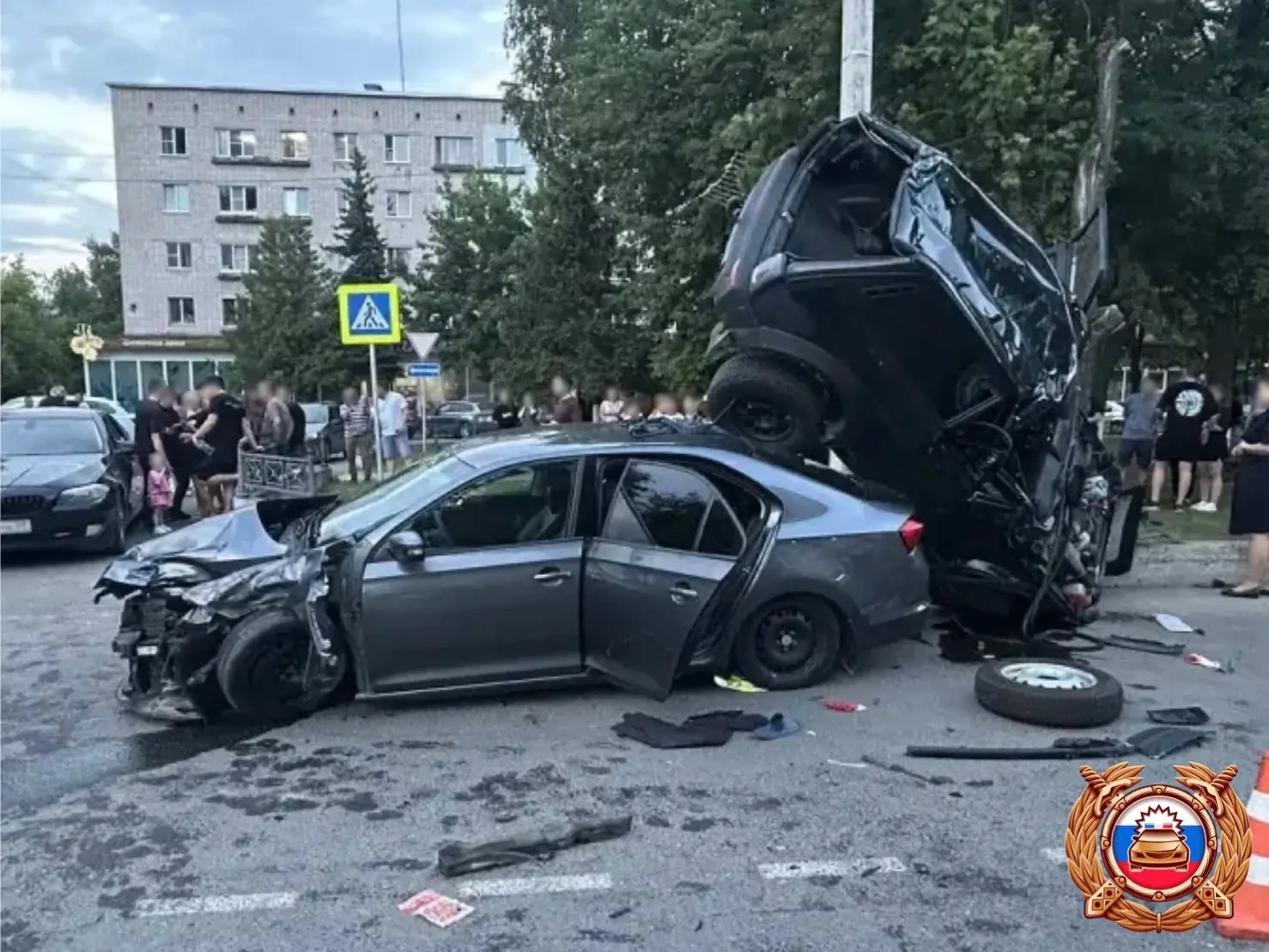 В Тверской области во время ДТП от удара легковушка встала на дыбы Фото: ГАИ