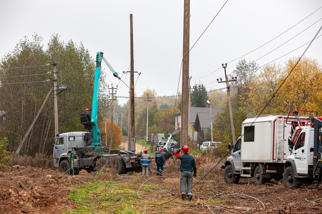 В Тверской области энергетики восстанавливают электроснабжение  Фото: Диана Журавлева