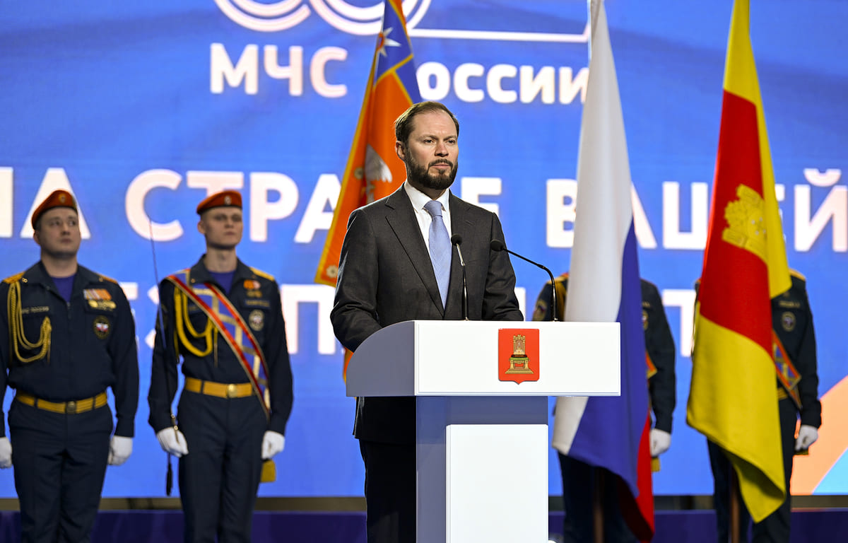 Врио губернатора Виталий Королев вручил награды сотрудникам МЧС Тверской области Фото предоставлено правительством Тверской области