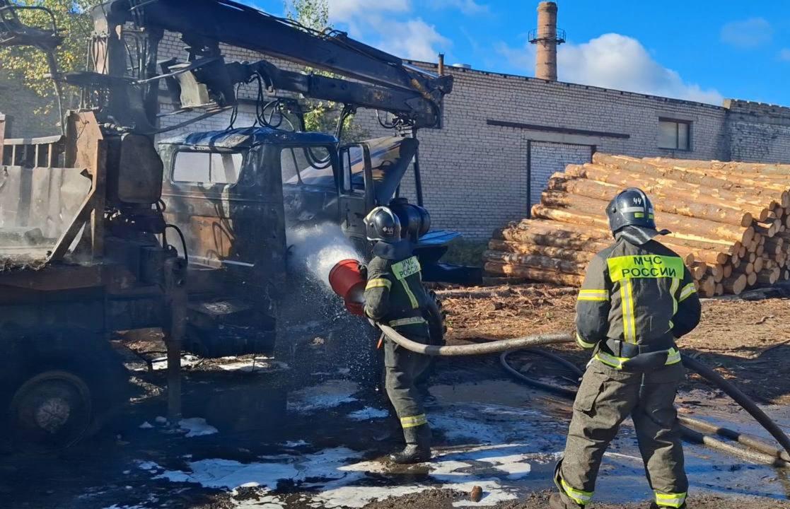 В Тверской области оперативно потушили лесовоз  - новости Афанасий