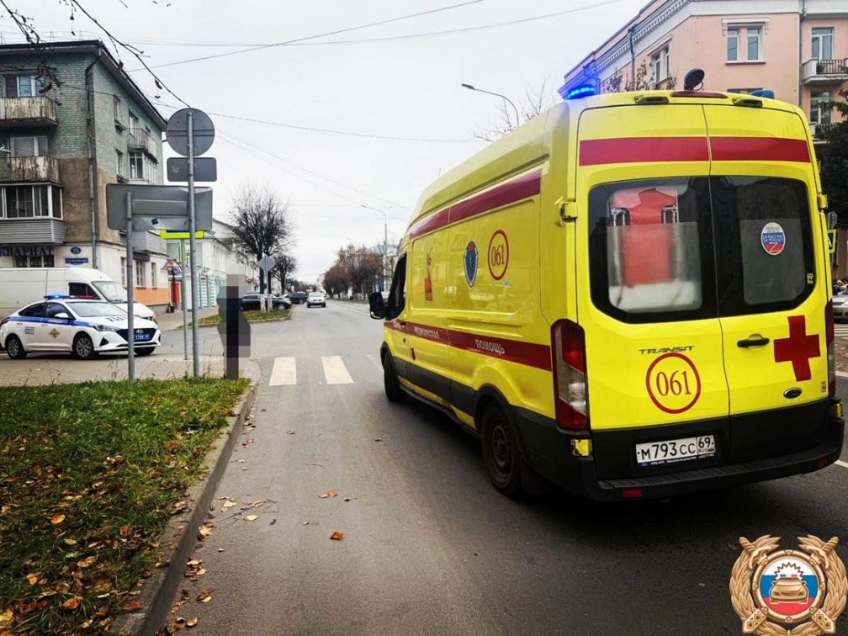 7-летняя девочка попала под машину на Студенческом переулке в Твери Фото: ГАИ