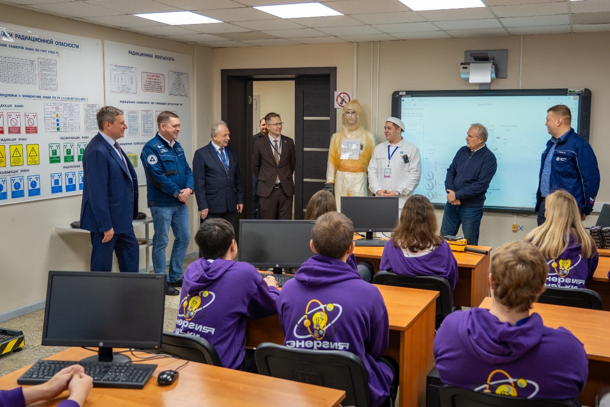 Калининскую АЭС с рабочим посетил сенатор Российской Федерации Андрей Епишин 