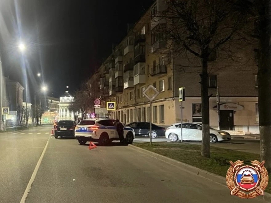 В Твери на Новоторжской при столкновении трех авто пострадали два человека Фото: ГАИ