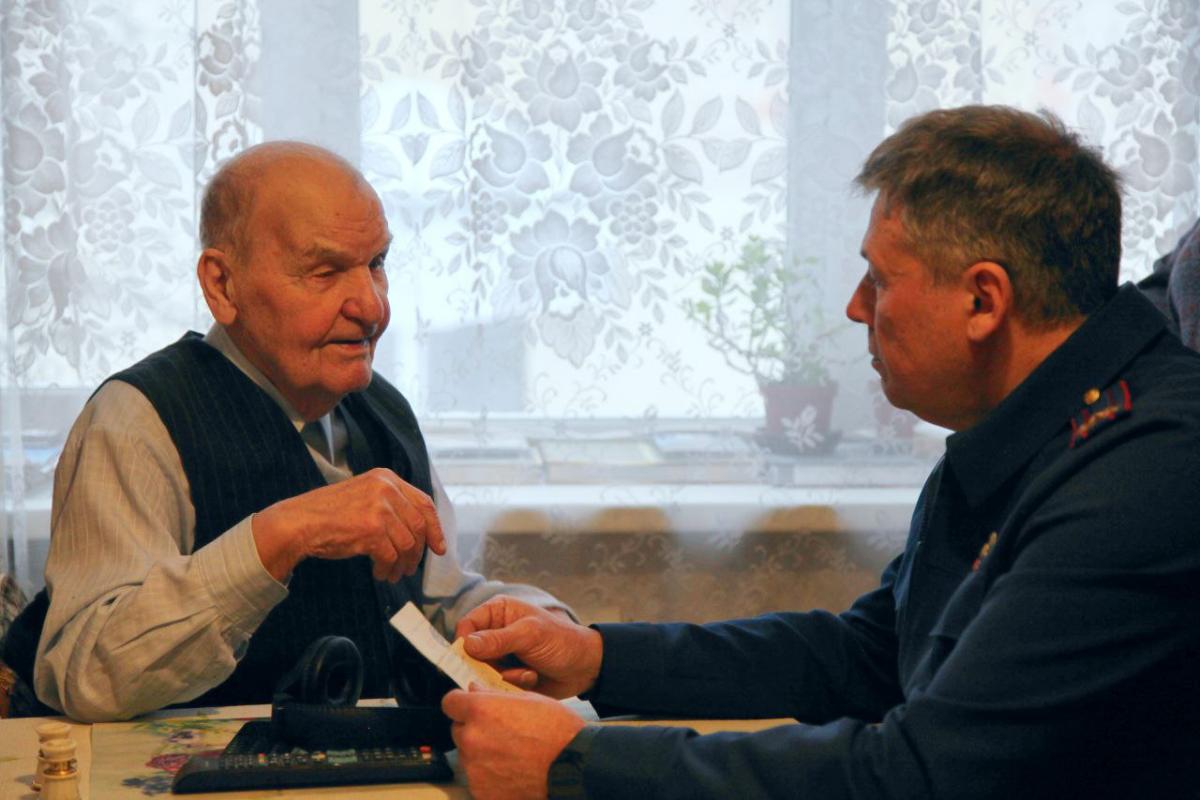 В Твери офицер СК навестил участника прорыва блокады Ленинграда Павла Кабанова Фото: СУ СК РФ по Тверской области