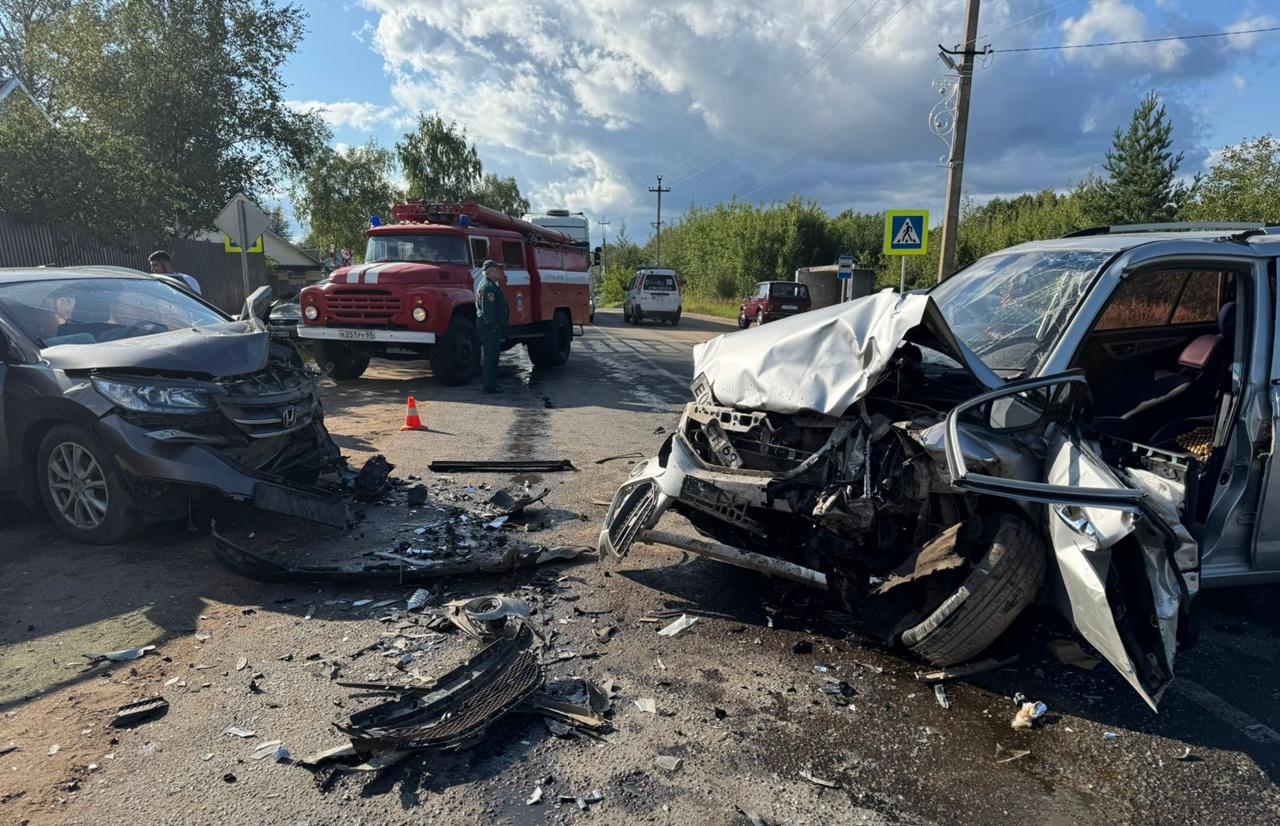 Устроивший серьезное ДТП в Осташкове водитель не соблюдал дистанцию - новости Афанасий