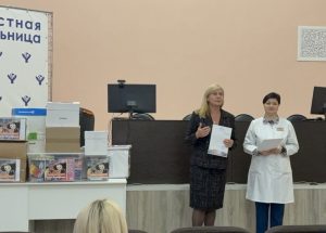 Пациенты детской областной клинической больницы получили "коробки храбрости" 