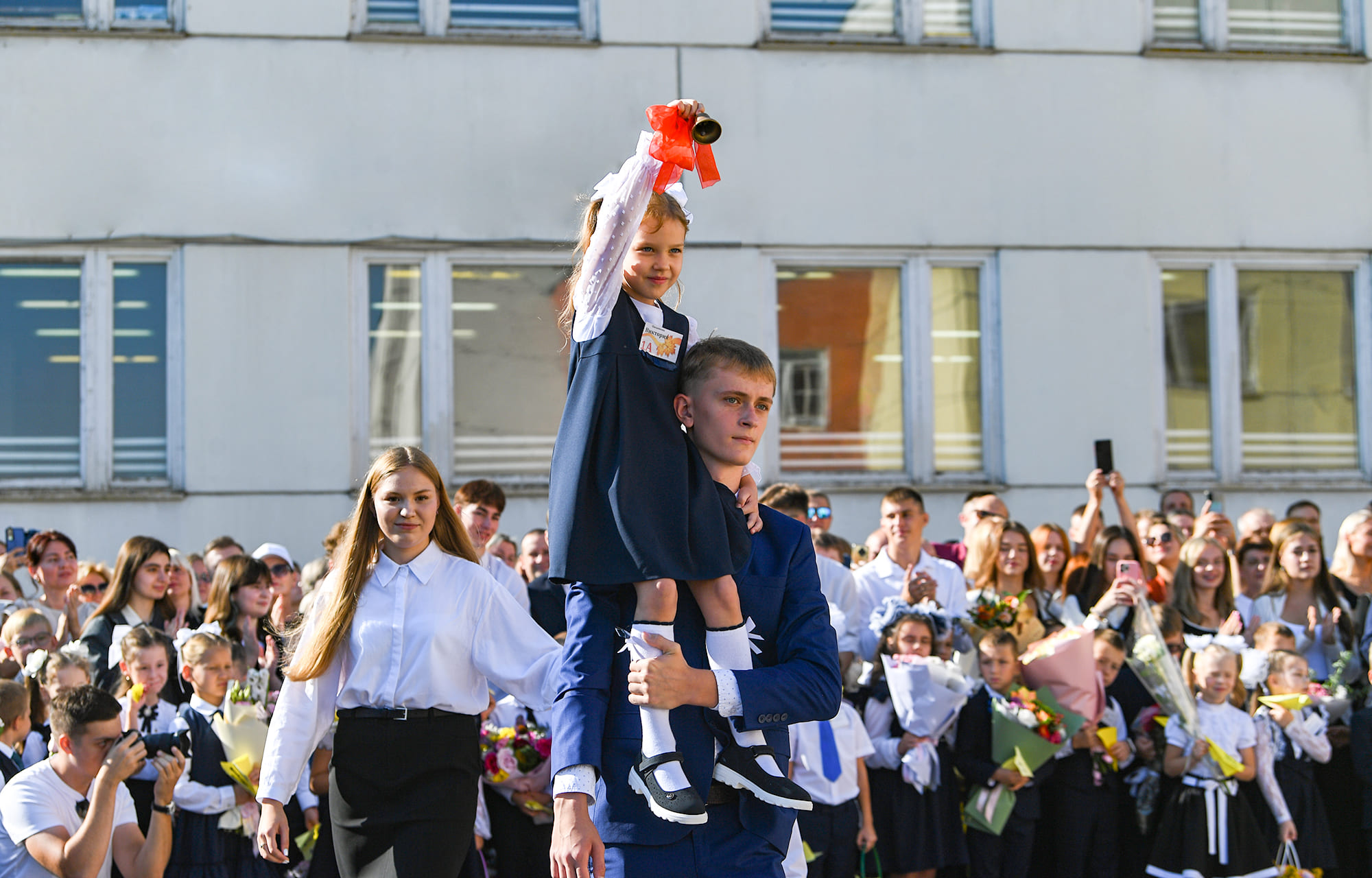 «В добрый путь!»: Губернатор Игорь Руденя поздравил с Днём знаний учеников средней школы № 52 города Твери Фото: правительство Тверской области