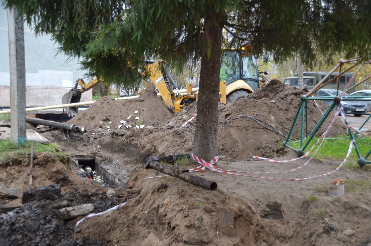 Алексей Огоньков проверил, как в Твери устраняют повреждения на теплосетях