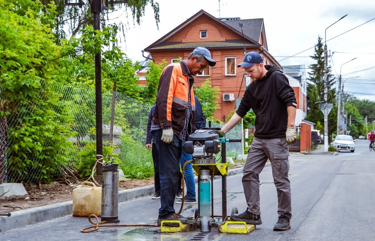 В Твери проверяют качество асфальтобетонного покрытия после ремонта дорог - новости Афанасий