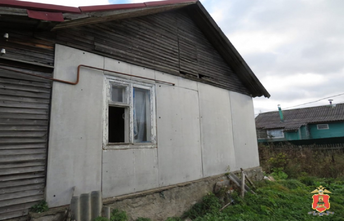 Воришка утащил из дачного дома в Кесовой Горе телевизор и тарелки Фото: УМВД России по Тверской области Воришка утащил из дачного дома в Кесовой Горе телевизор и тарелки Фото: УМВД России по Тверской области