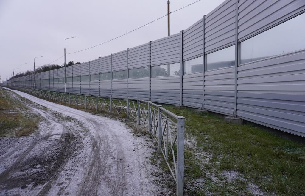 На трассе М10 в Тверской области установили шумозащитные экраны - новости Афанасий
