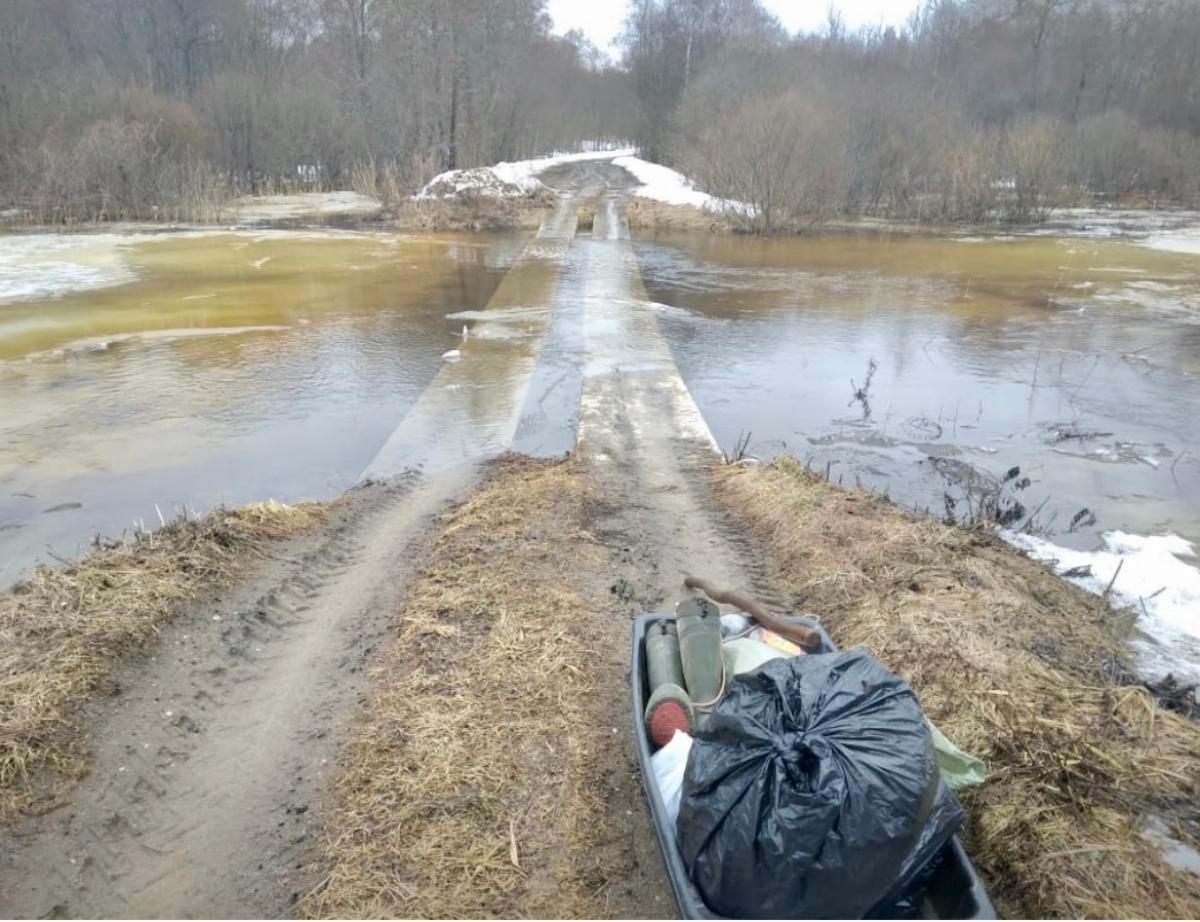 12 лет жители деревни Горычкино в Тверской области живут без нормального моста Фото: Кимры инфо