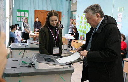 Глава города Твери Алексей Огоньков принял участие в голосовании на выборах Президента РФ - новости Афанасий