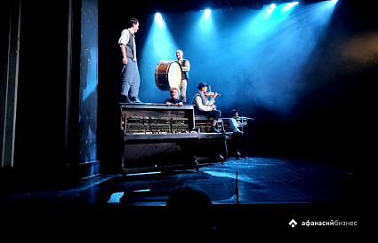 Четыре премьеры, 70 тысяч зрителей, импровизации и рок-уроки: Тверской ТЮЗ завершил 91-й сезон и ушел на каникулы - новости Афанасий