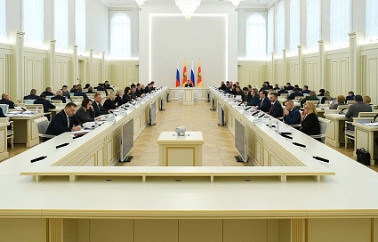 Губернатор Игорь Руденя определил приоритеты в ремонте региональных и межмуниципальных дорог в 2025-2029 годах - новости Афанасий