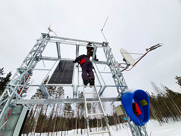 Связисты работают над устранением неполадок, возникших из-за непогоды