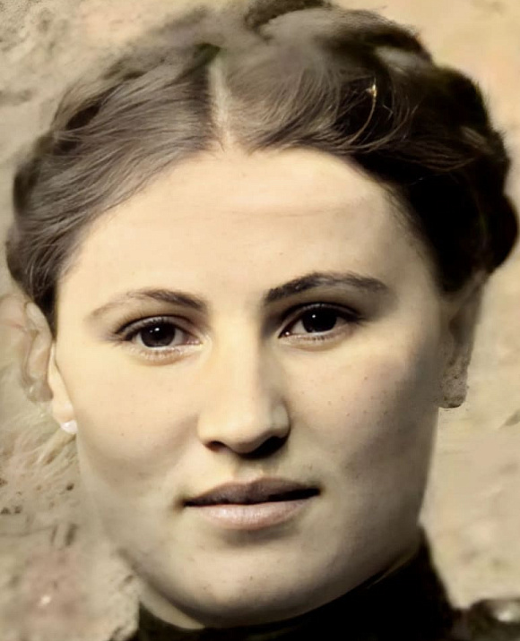 Анна Попова