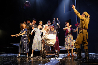 ТЮЗ Твери играет «Седьмую симфонию». Фото Анны Куделёвой