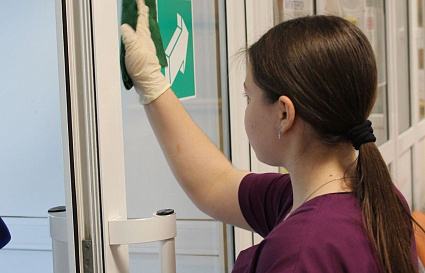 Почти 1500 школьников работают в учреждениях здравоохранения Тверской области - новости Афанасий