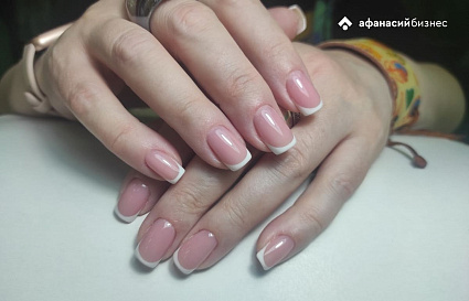 В России на 50% выросли зарплаты у маникюрщиц
