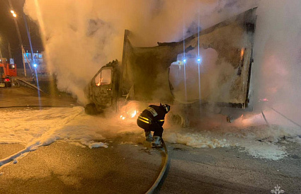 Водитель загоревшегося под Тверью фургона попал в больницу - новости Афанасий