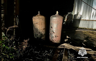 Под Тверью из горящего дома спасатели вынесли два газовых баллона - новости Афанасий