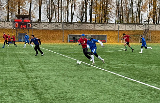 В Твери актеры театров сыграли в футбол против команды девушек и звезд спорта - новости Афанасий