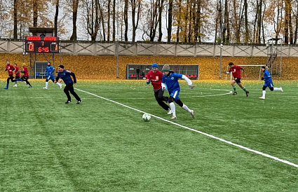 В Твери актеры театров сыграли в футбол против команды девушек и звезд спорта - новости Афанасий