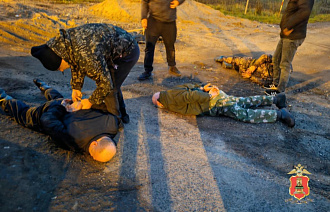 Полиция поймала троих мужчин, ограбивших фуру на М10 в Тверской области Полиция поймала троих мужчин, ограбивших фуру на М10 в Тверской области - новости Афанасий