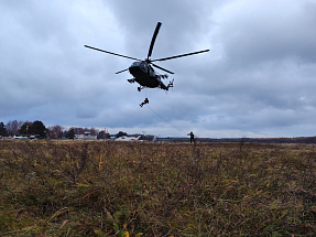 Тверские спецназовцы отработали беспарашютное десантирование с вертолета Тверские спецназовцы отработали беспарашютное десантирование с вертолета - новости Афанасий