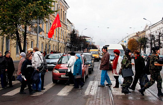 Коммунисты захотели вернуть выходной на 7 ноября Коммунисты захотели вернуть выходной на 7 ноября - новости Афанасий