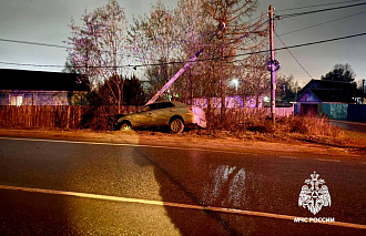 Под Тверью легковушка снесла столб линии электропередач. - новости Афанасий