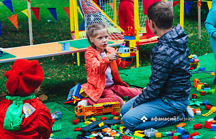 Подрядчик оставил шесть детских центров в Тверской области без игровых площадок - новости Афанасий