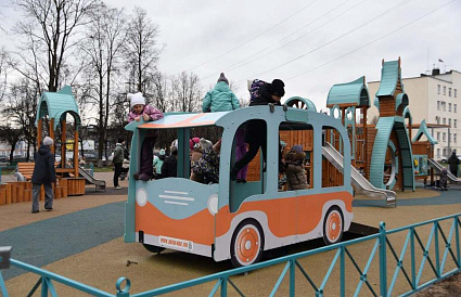 В Твери установили красочные детские площадки - новости Афанасий