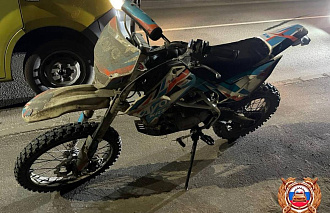 Водитель питбайка въехал в мачту освещения в поселке Новозавидовский - новости Афанасий