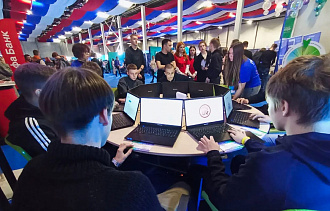 На фестивале «Россия – Мои горизонты. Тверь» экспресс-уроки проводит Минцифры - новости Афанасий