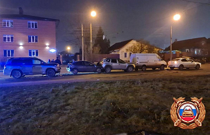 В Твери в ДТП на улице Хрустальной с участием пяти автомобилей есть пострадавший - новости Афанасий