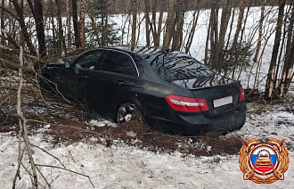 Под Удомлей в Тверской области Mercedes вылетел с дороги в кювет - новости Афанасий