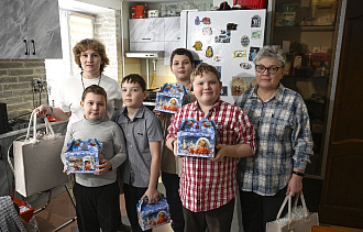 Виталий Королев исполнил новогодние мечты детей из Тверской области - новости Афанасий