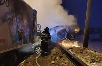 На М10 в Тверской области загорелась машина после ДТП с грузовиком - новости Афанасий