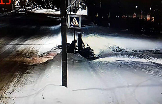 Во Ржеве неизвестный ночью на снегоходе катался по улицам и мемориалам города - новости Афанасий