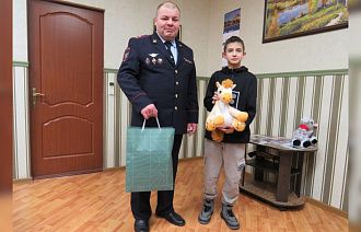 Транспортные полицейские подарили тверским детям научные книги - новости Афанасий